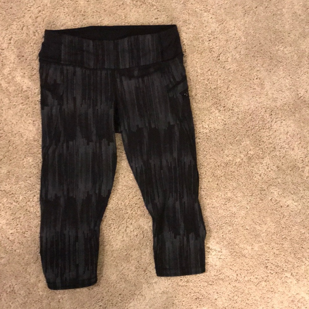 Cropped lulu leggings with Zipper on side